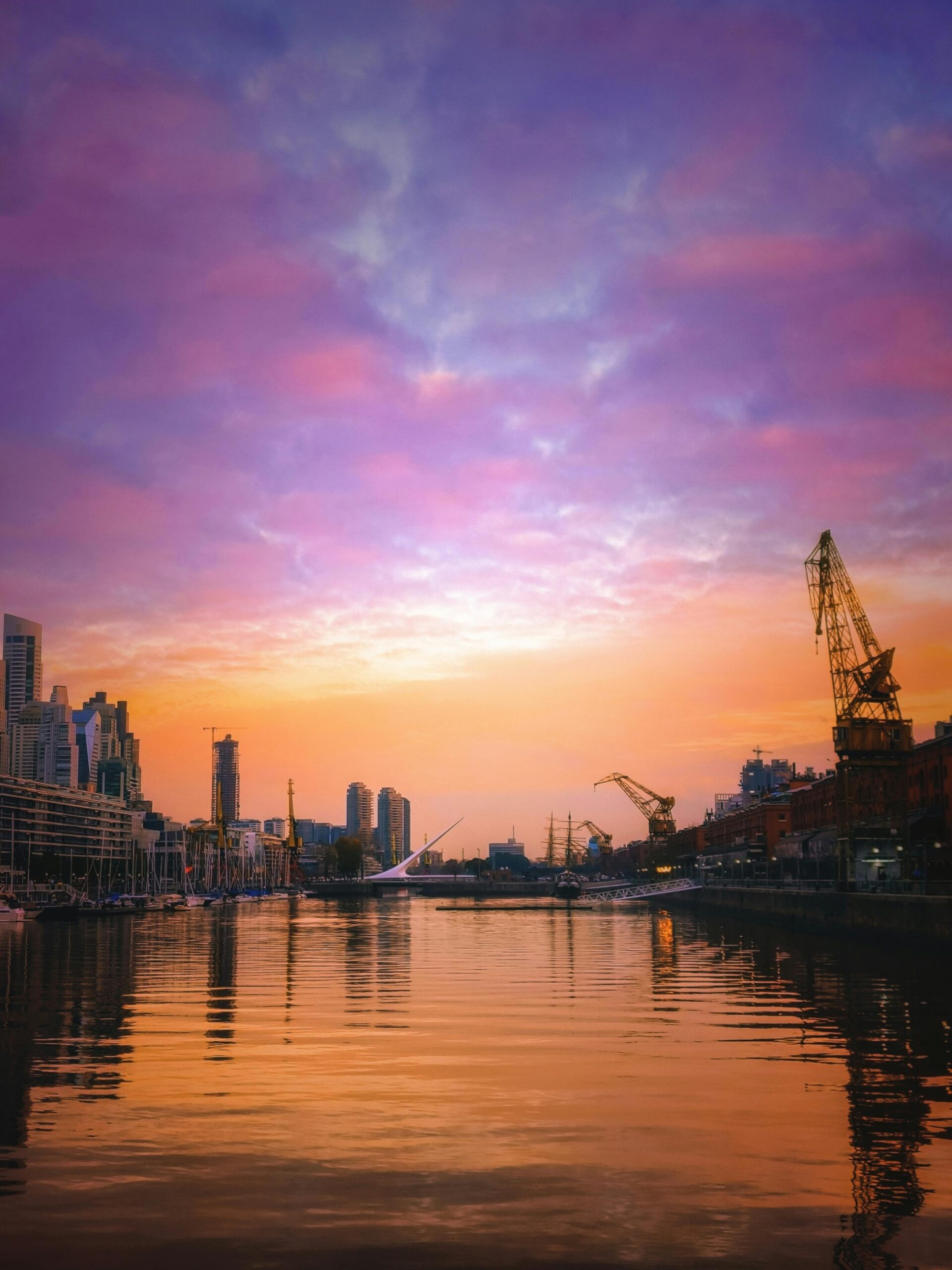 Plus Ultra launches Madrid–Buenos Aires route.